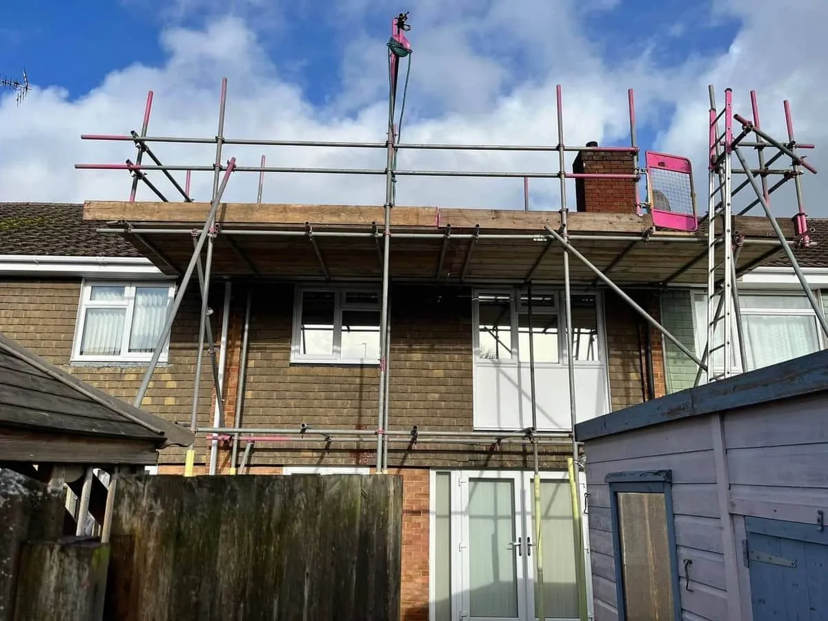 Residential roof scaffolding by Pinnacle Scaffolding