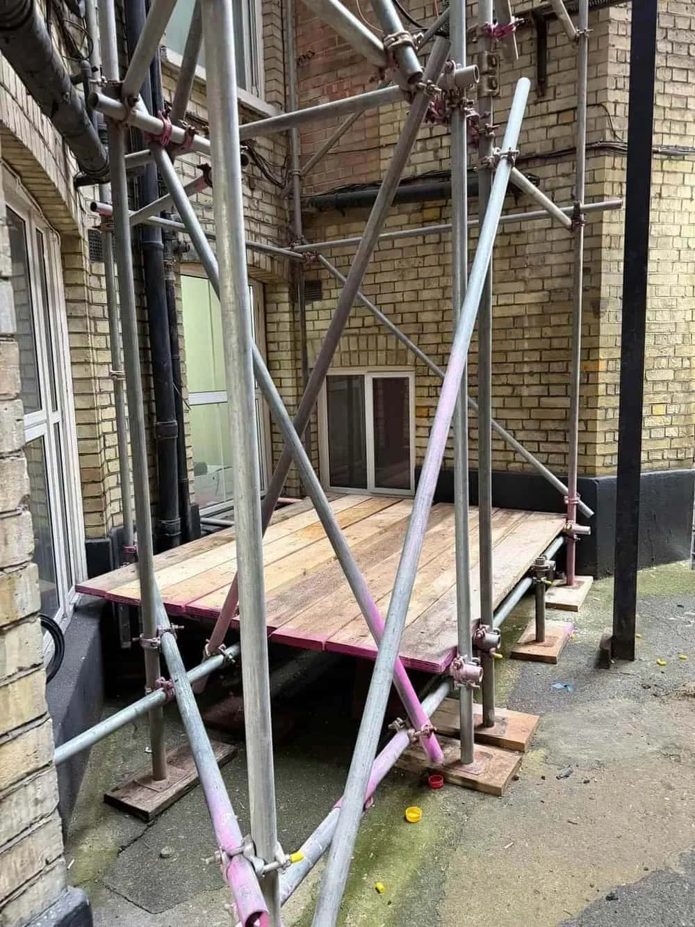 Scaffolding hoist installation in London by Pinnacle Scaffolding